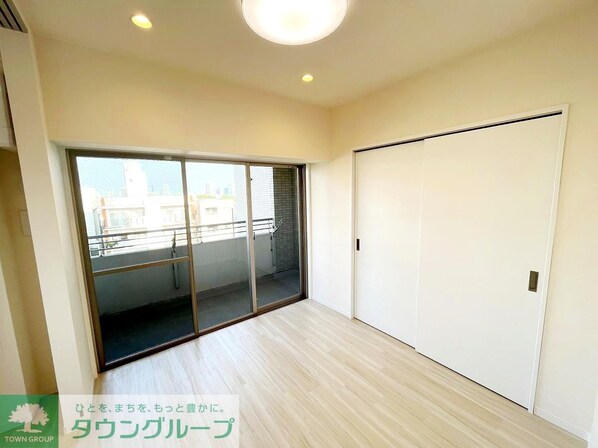 ONE ROOF FLAT TOGOSHIの物件内観写真